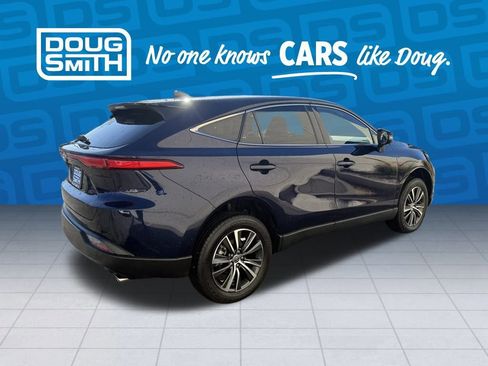 Used 2024 Toyota Venza LE image 4