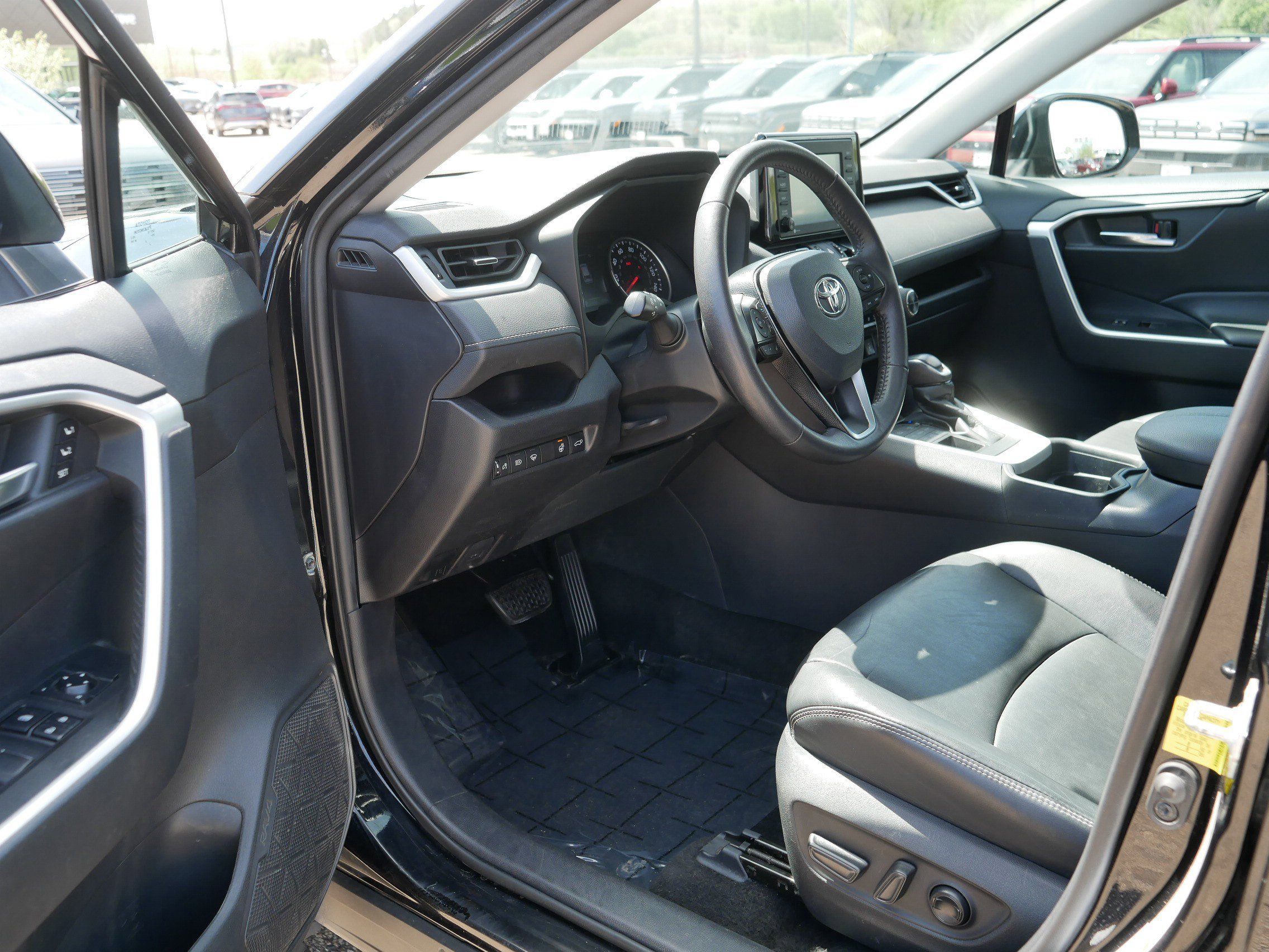 Used 2021 Toyota RAV4 XLE Premium AWD/4WD image 11