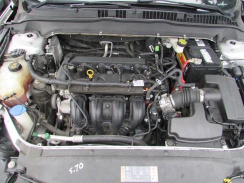 Used 2018 Ford Fusion SE FWD image 21