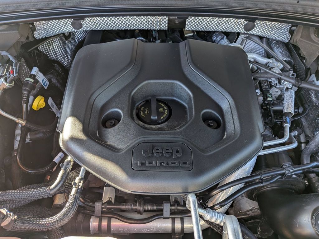 Used 2023 Jeep Grand Cherokee Summit AWD/4WD image 40