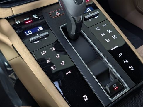 New 2026 Porsche Macan AWD/4WD image 34