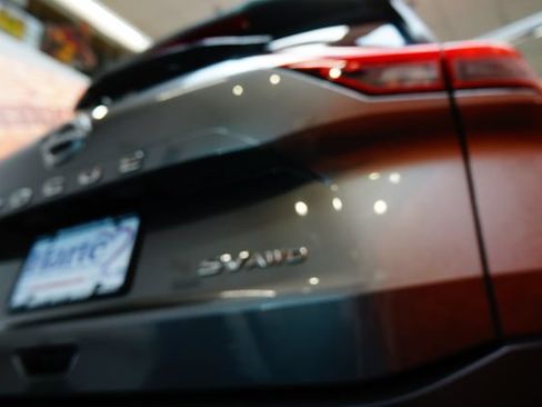 Certified 2023 Nissan Rogue SV AWD/4WD image 39