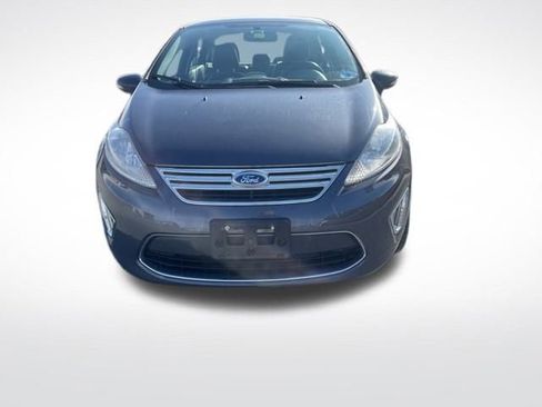 Used 2013 Ford Fiesta Titanium image 2