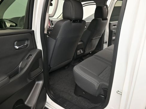 Used 2023 Nissan Frontier SV w/ Technology Package image 12