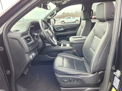 Used 2024 GMC Yukon XL SLT image 13