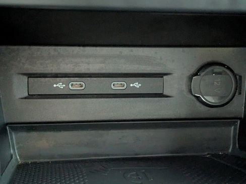 Used 2022 Volkswagen Taos SE image 23