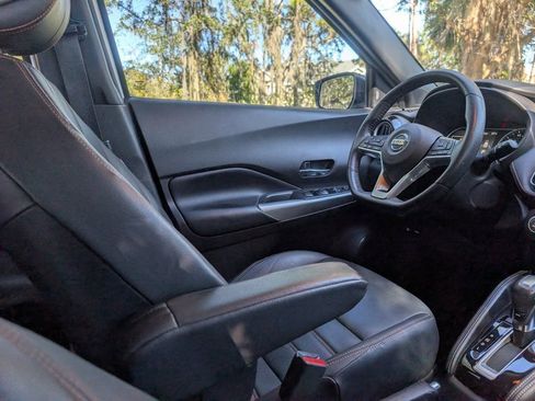 Used 2019 Nissan Kicks SR w/ SR Premium Package image 12