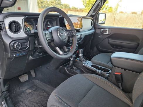 Used 2024 Jeep Wrangler Unlimited AWD/4WD image 11