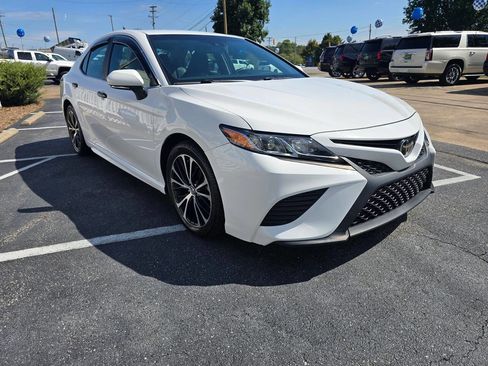 Used 2018 Toyota Camry SE image 8