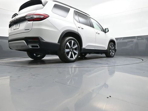 Certified 2023 Honda Pilot Touring image 32