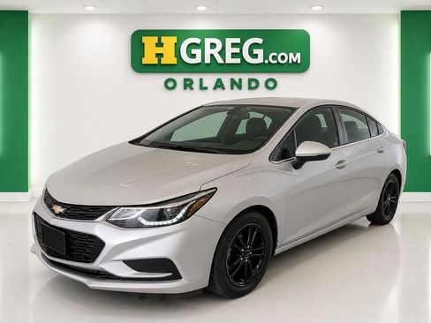 Used 2017 Chevrolet Cruze LT FWD image 6