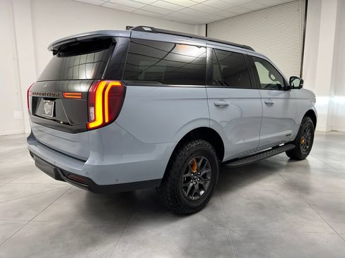 Used 2025 Ford Expedition Tremor AWD/4WD image 9