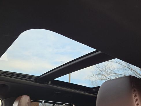 Used 2023 Ford Explorer Platinum w/ Technology Package image 32