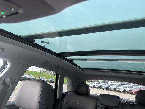 Used 2023 Audi Q5 2.0T Premium image 16