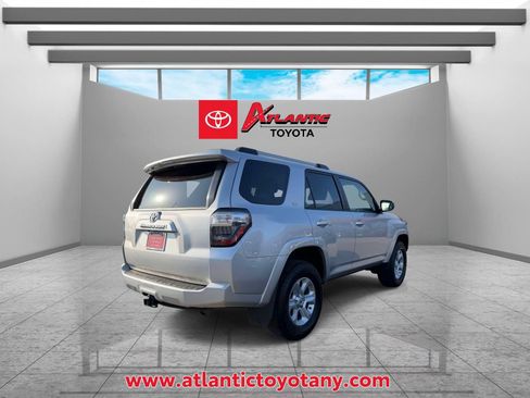 Used 2024 Toyota 4Runner SR5 AWD/4WD image 6
