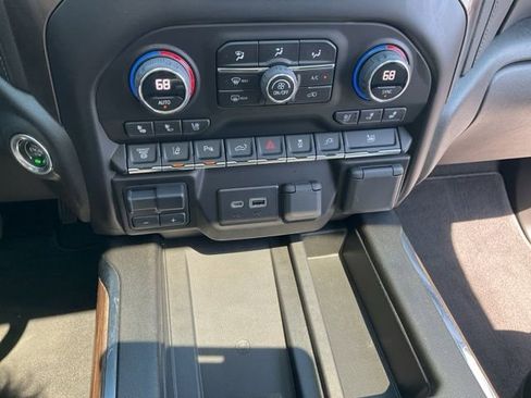 Used 2023 Chevrolet Silverado 2500 High Country w/ LPO, Hitch Package AWD/4WD image 7