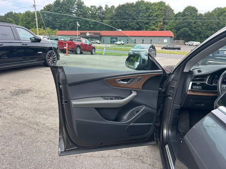 Used 2019 Audi Q8 Premium Plus AWD/4WD image 15