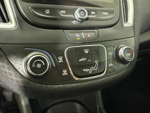 Used 2023 Chevrolet Malibu RS FWD image 33