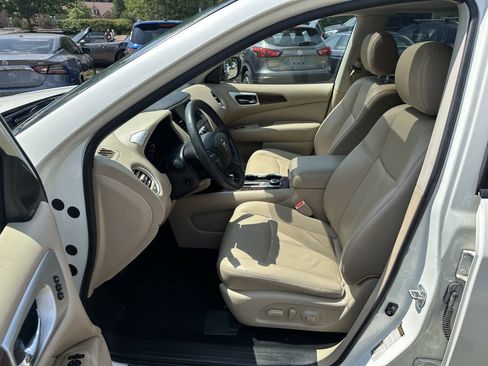 Used 2018 Nissan Pathfinder Platinum AWD/4WD image 21