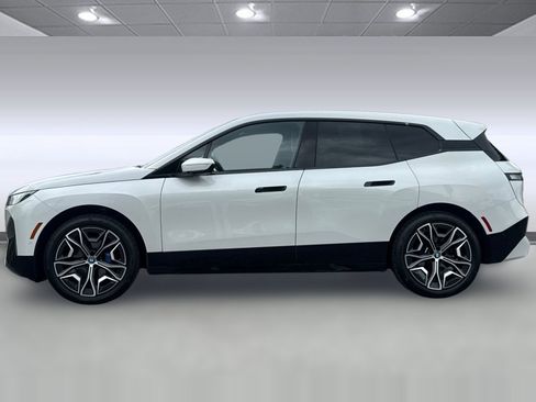 Used 2024 BMW iX xDrive50 w/ Sport Package AWD/4WD image 2