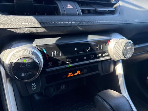 Used 2023 Toyota RAV4 AWD Hybrid image 20