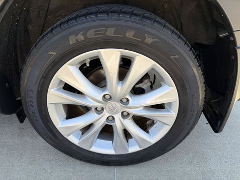 Used 2013 Toyota RAV4 Limited AWD/4WD image 9