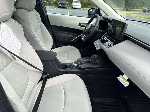 New 2026 Toyota Corolla Cross LE w/ Moonroof Package FWD image 36