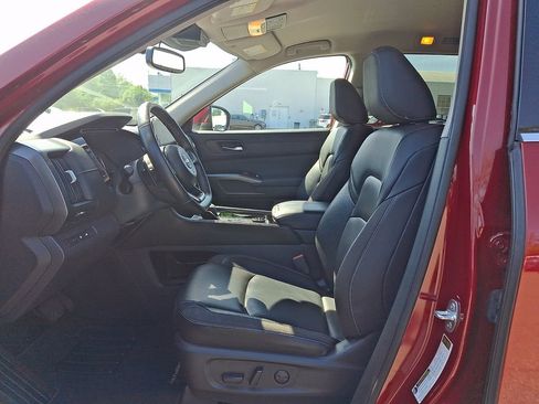 Used 2022 Nissan Pathfinder SL w/ SL Black Package AWD/4WD image 13