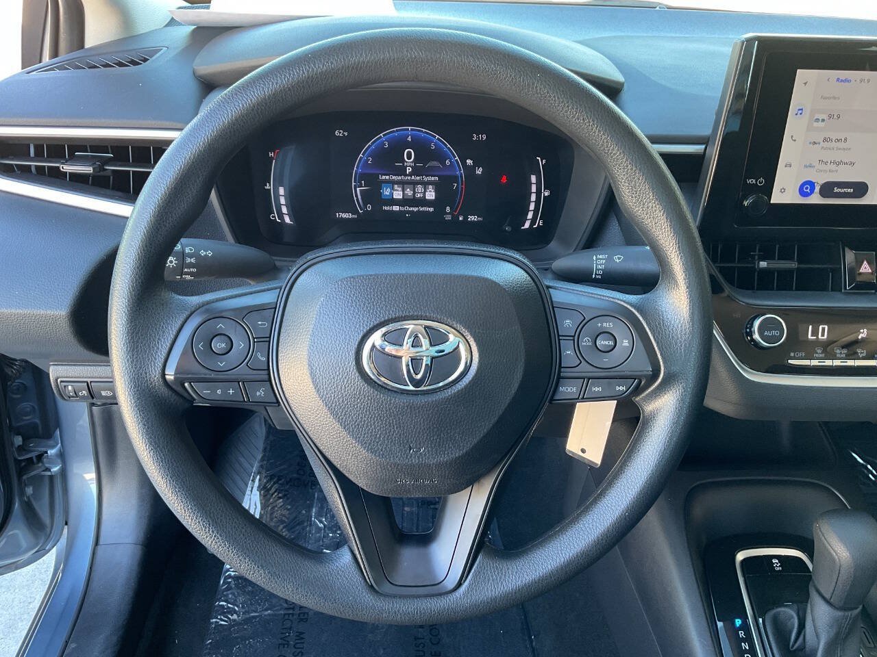 Used 2026 Toyota Corolla LE FWD image 15