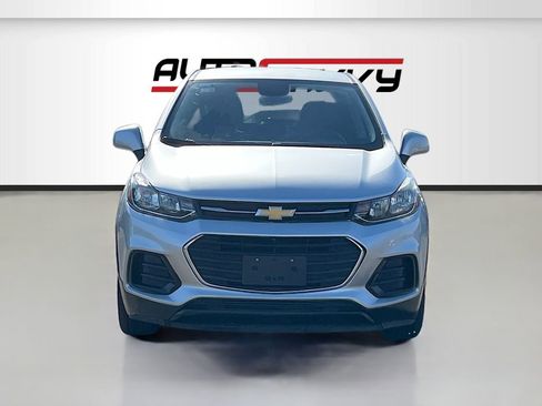Used 2022 Chevrolet Trax LS w/ Tint and Cruise Package FWD image 2