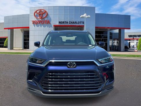 New 2026 Toyota Grand Highlander XLE FWD image 3