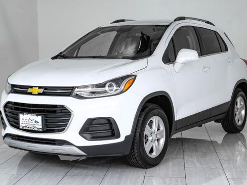 Used 2017 Chevrolet Trax LT AWD/4WD image 4