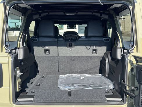 Used 2025 Jeep Wrangler Unlimited Rubicon image 28