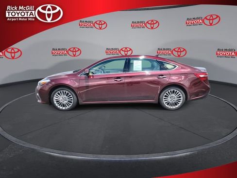Used 2018 Toyota Avalon Limited w/ All Weather Liner Package FWD image 5