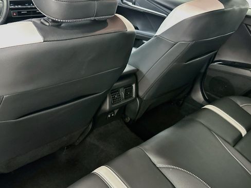 Used 2025 Toyota Camry SE FWD image 28