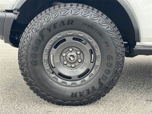 New 2025 Ford Bronco Badlands image 9