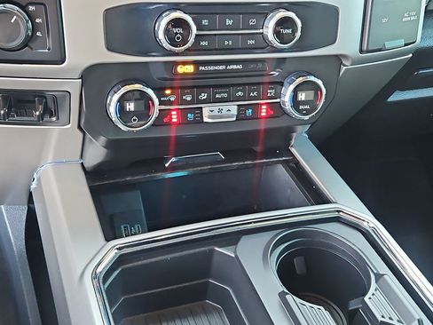 Used 2022 Ford F250 Lariat image 28