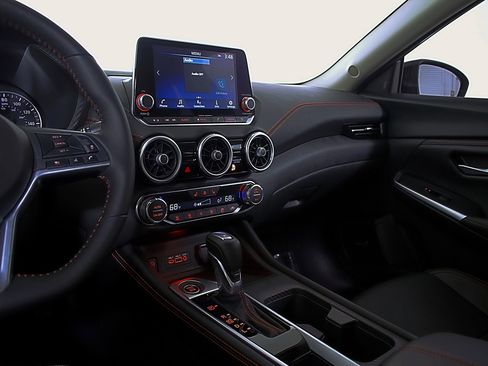 Used 2024 Nissan Sentra SR w/ SR Premium Package image 27