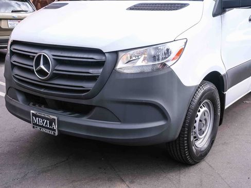 Used 2022 Mercedes-Benz Sprinter 2500 image 11
