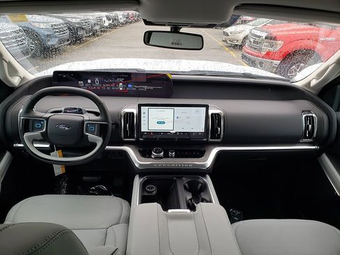 New 2025 Ford Expedition Max Platinum w/ Platinum Ultimate Package image 13