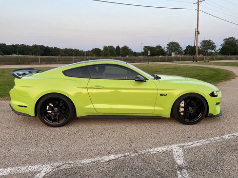 Used 2020 Ford Mustang GT RWD image 2