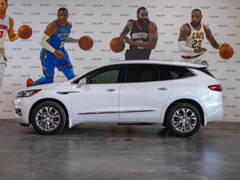 Used 2021 Buick Enclave Avenir w/ Avenir Technology Package AWD/4WD image 18