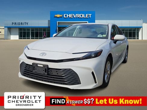 Used 2025 Toyota Camry LE FWD image 1