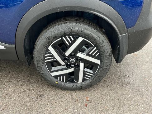 New 2026 Nissan Kicks SV image 13