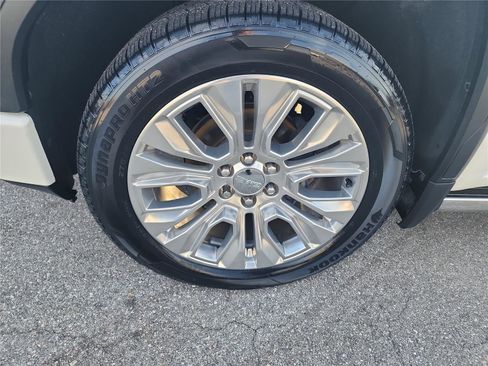 Used 2021 GMC Sierra 1500 Denali w/ Denali Ultimate Package image 9