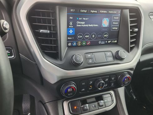 Used 2023 GMC Acadia SLT image 26