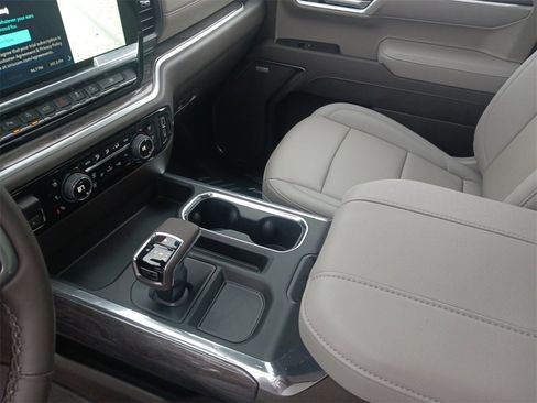 Used 2025 Chevrolet Silverado 1500 LTZ w/ LTZ Premium Package image 11