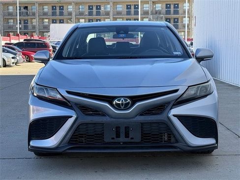 Used 2022 Toyota Camry SE image 7