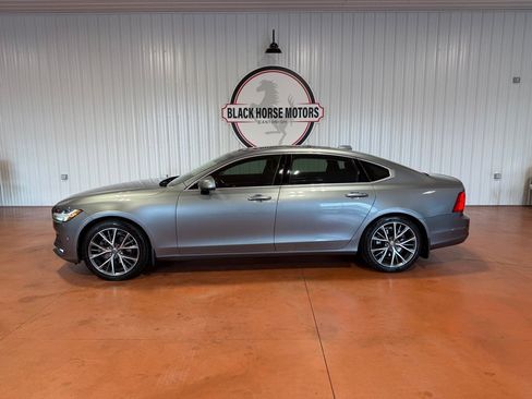 Used 2018 Volvo S90 T5 Momentum AWD/4WD image 2