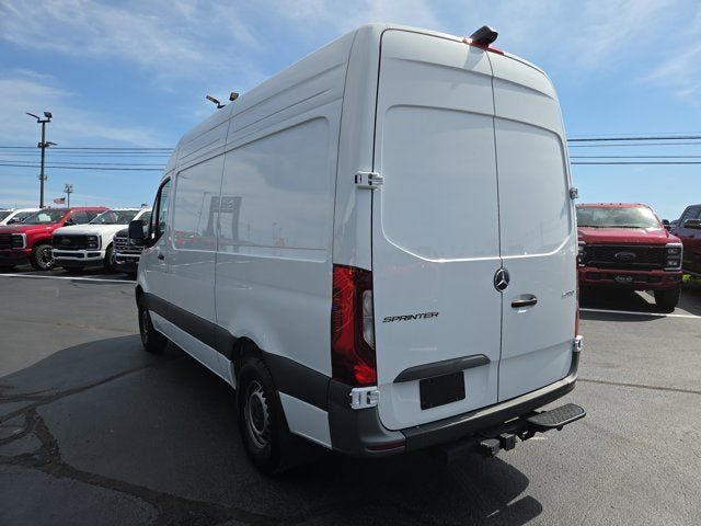 Used 2025 Mercedes-Benz Sprinter 2500 image 4